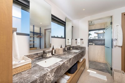 Luxury Villa Photo #44