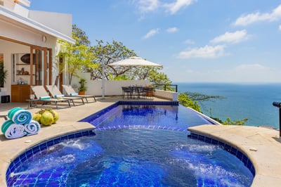 Luxury Villa Photo #3