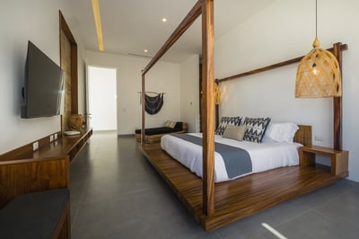 Luxury Villa Photo #25