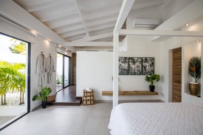 Luxury Villa Photo #35