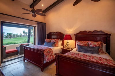 Luxury Villa Photo #36
