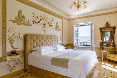 Luxury Villa Photo #33