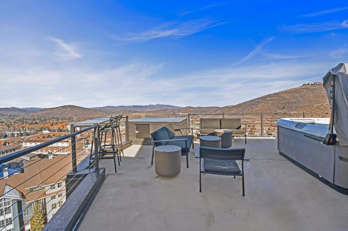 Japandi Slopeside Retreat