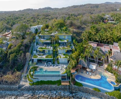 Luxury Villa Photo #22