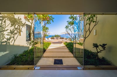 Luxury Villa Photo #15