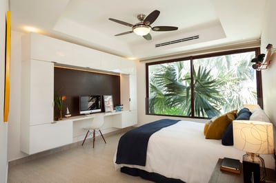 Luxury Villa Photo #32