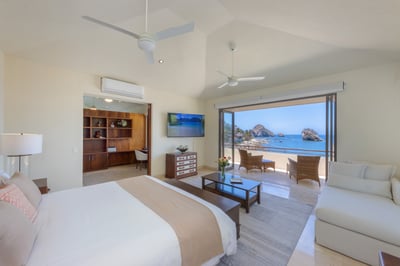 Luxury Villa Photo #20