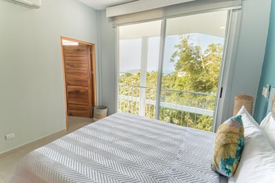 Luxury Villa Photo #35