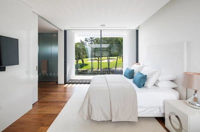 Luxury Villa Photo #25