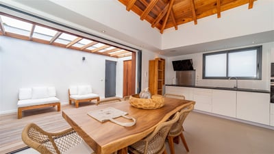 Kitchen & Dining Area