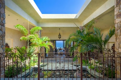 Luxury Villa Photo #45