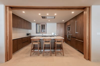Luxury Villa Photo #9