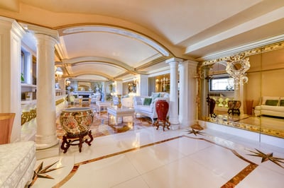 Luxury Villa Photo #5