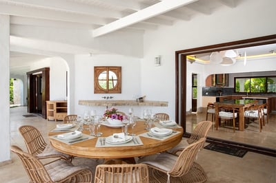 Luxury Villa Photo #10