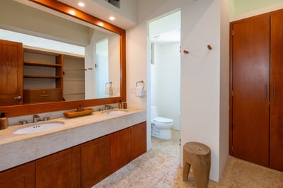 Luxury Villa Photo #21