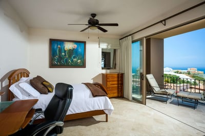 Luxury Villa Photo #32