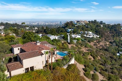 Luxury Villa Photo #3