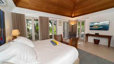 Luxury Villa Photo #56