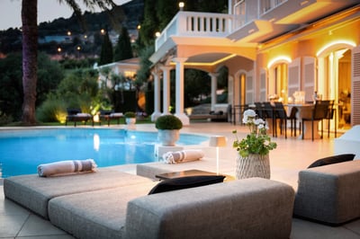Luxury Villa Photo #5