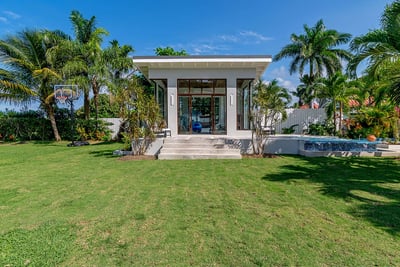 Luxury Villa Photo #14