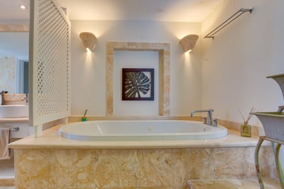 Luxury Villa Photo #84