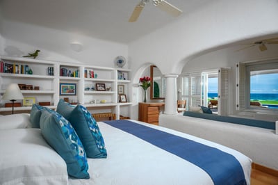 Luxury Villa Photo #20