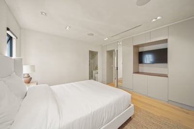 Luxury Villa Photo #30
