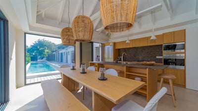 Luxury Villa Photo #30