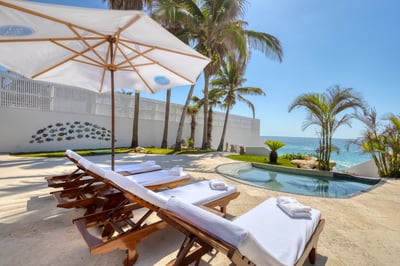 Luxury Villa Photo #4