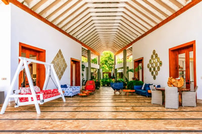 Luxury Villa Photo #24