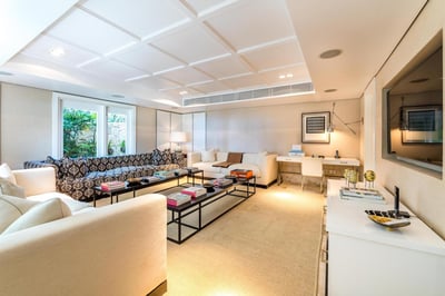 Luxury Villa Photo #25