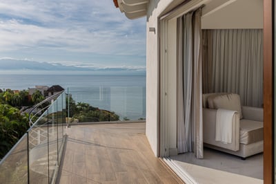 Luxury Villa Photo #28