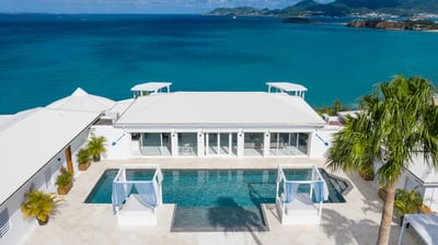 Les Terres Basses,Infinity Blue