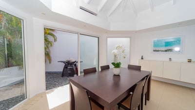 Luxury Villa Photo #11