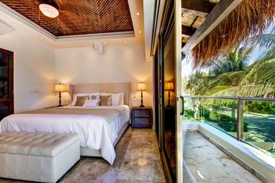 Luxury Villa Photo #23