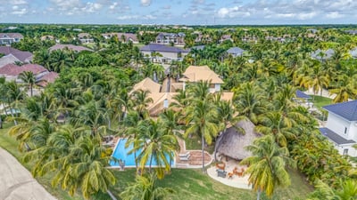 Luxury Villa Photo #4