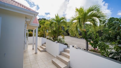 Luxury Villa Photo #4