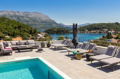 Luxury Villa Photo #31
