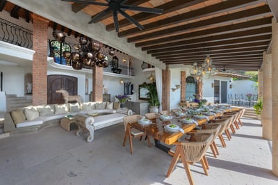 Luxury Villa Photo #13