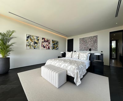 Luxury Villa Photo #37