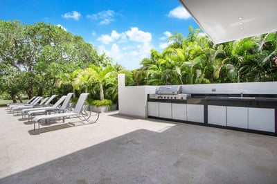 Luxury Villa Photo #16