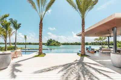 Luxury Villa Photo #15