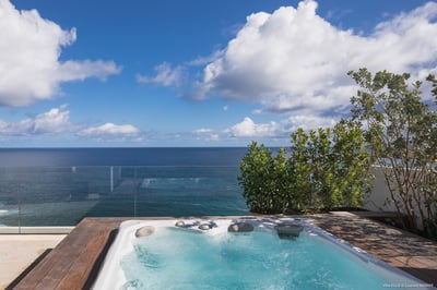 Luxury Villa Photo #14