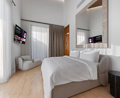 Luxury Villa Photo #16