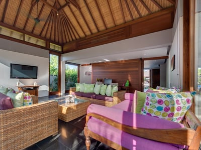 Luxury Villa Photo #11