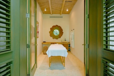 Luxury Villa Photo #15