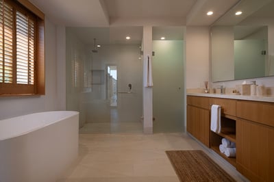 Luxury Villa Photo #18