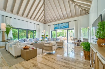 Luxury Villa Photo #11