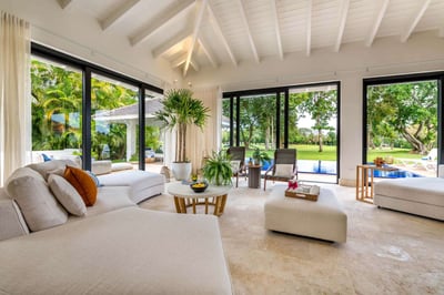 Luxury Villa Photo #15