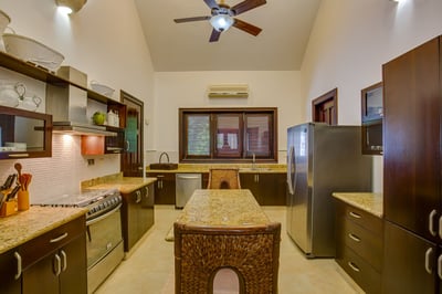 Luxury Villa Photo #23